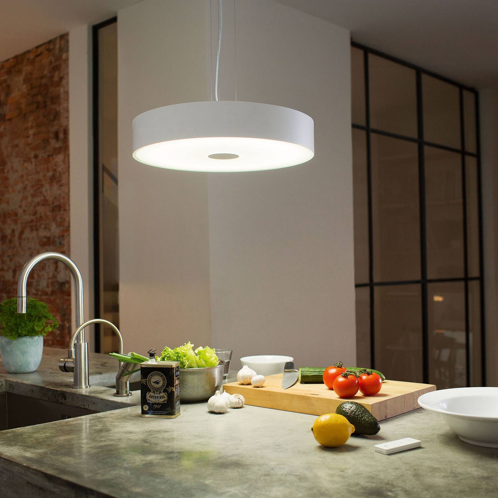 Svítidlo Philips Hue bílé sklo/kov/plast